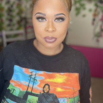 Natural glam for DeziBeat